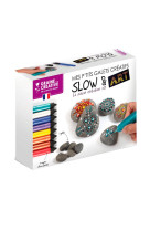 Coffret mon atelier slow and art : 8 crayons + 5 galets